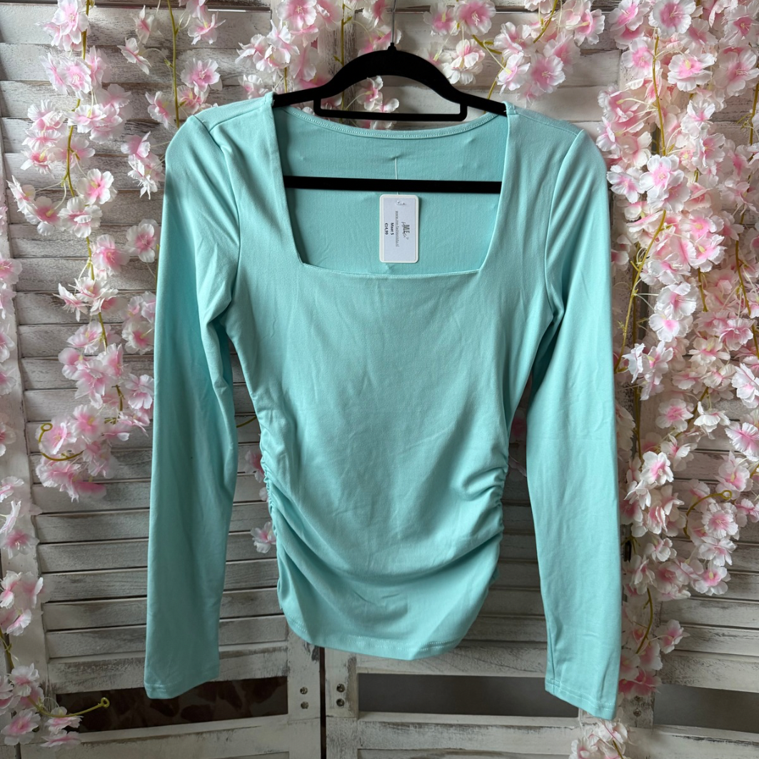 Basic square top lichtblauw